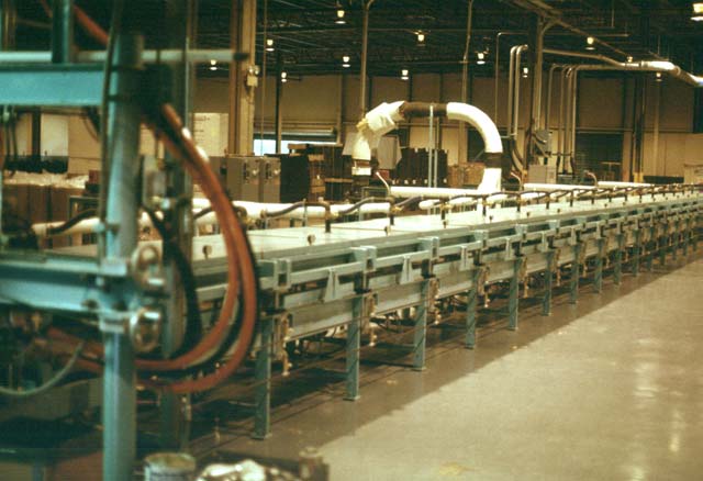 Kornylak manufactures the Process Tunnel using a patented Fluid Film Processing to produce foam core panels.